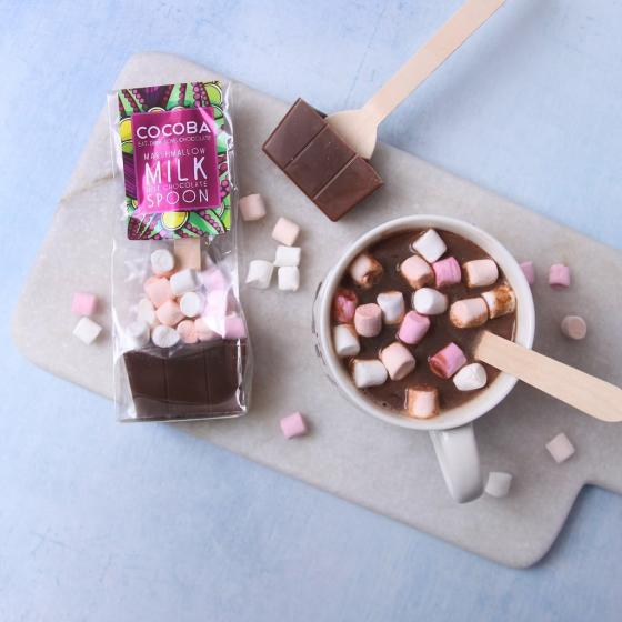 Trinkschokoladen-Löffel mit Milchschokolade & Marshmallows