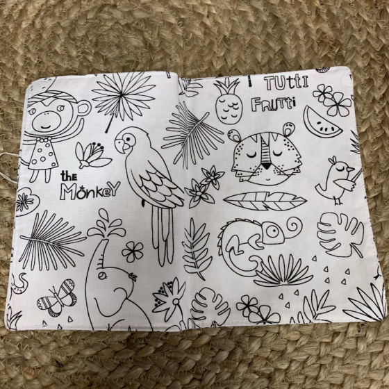 Petit livre lavable en tissu à colorier, idée cadeaux enfant, couture, produit artisanal suisse, boutique, fribourg