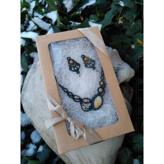 Fossil Koralle - Schmuckset aus Mikro-Makramee - Asymmetrisch