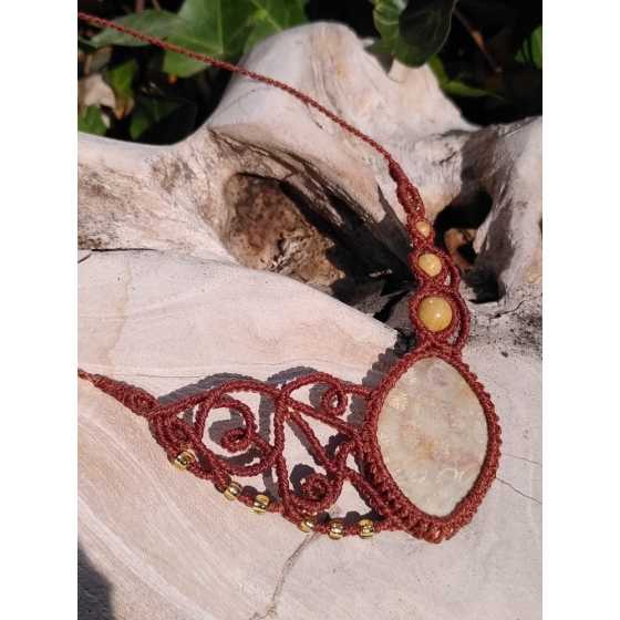 Collier micro-macramé Corail Fossile