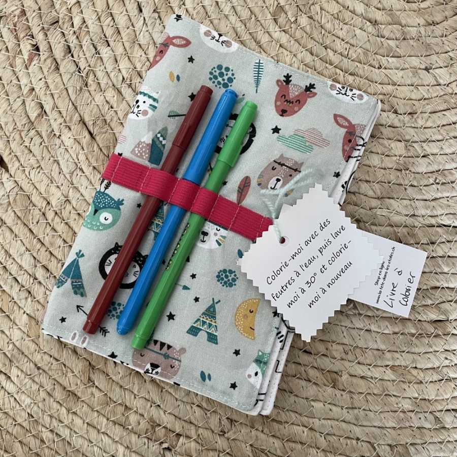 Petit livre lavable en tissu à colorier Indian
