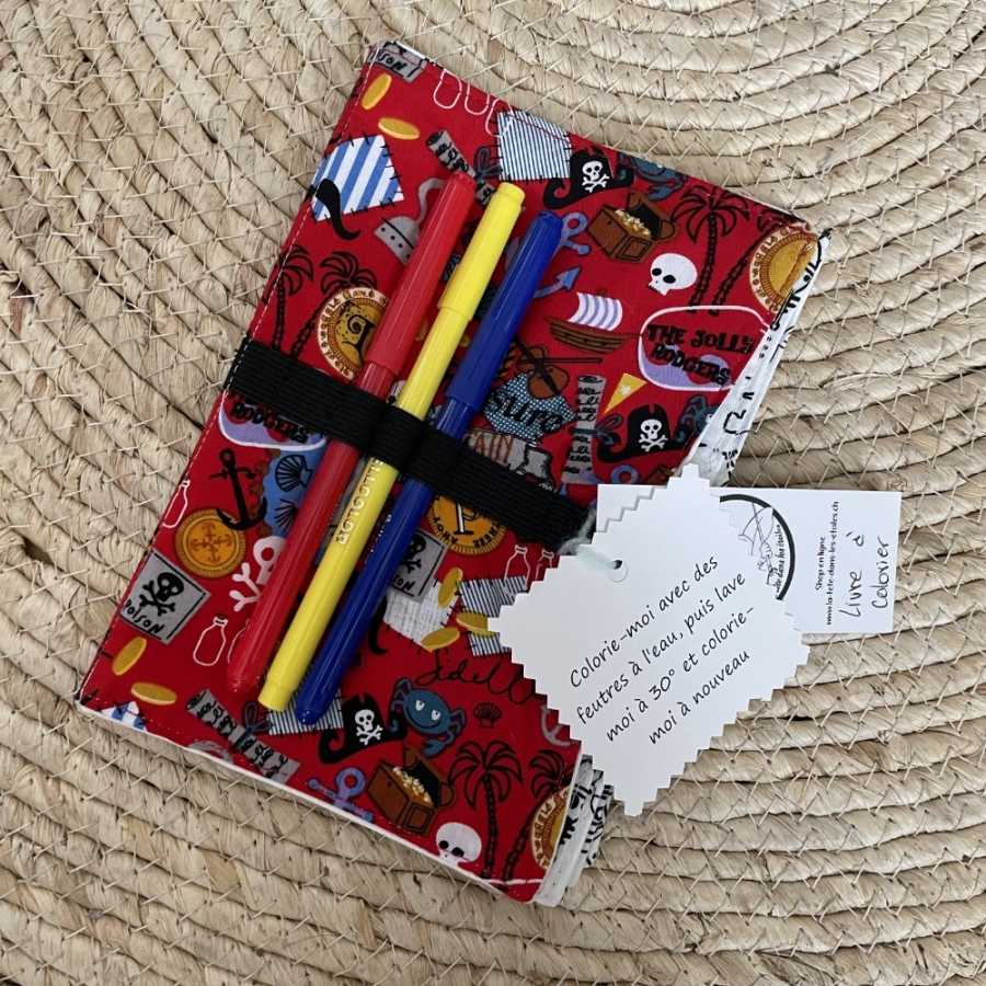 Petit livre lavable en tissu à colorier Pirate