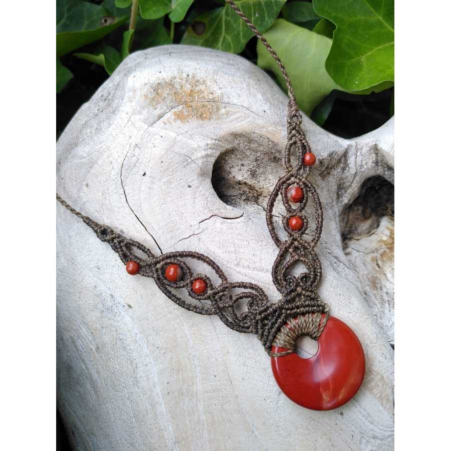 Roter Jaspis - Mikromakramee-Halskette - Donut