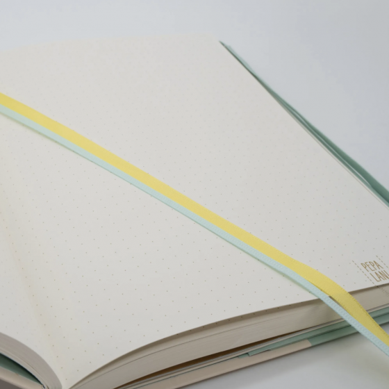 Bullet Journal, Vogel grün mit Aufklebern - Pepa Lani