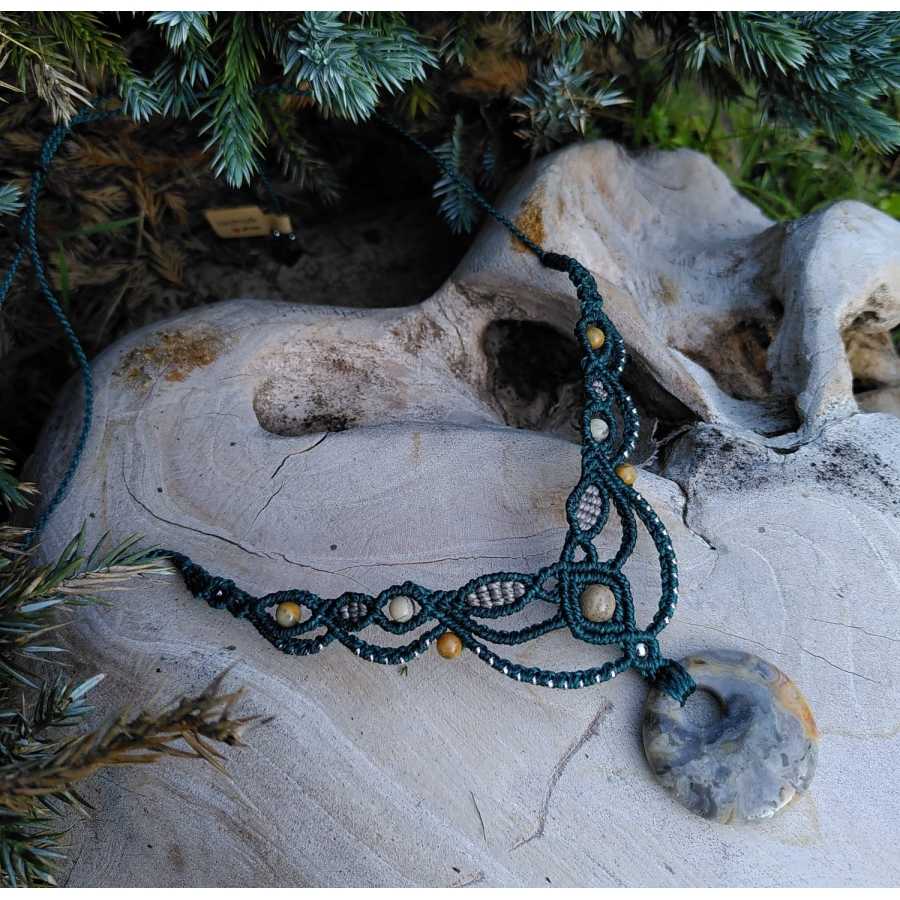 Achat Crazy Lace - Mikro-Makramee-Halsband home made - Halsnaher Donut