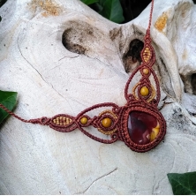 Mokaite - Halsband aus Mikro-Makramee home made