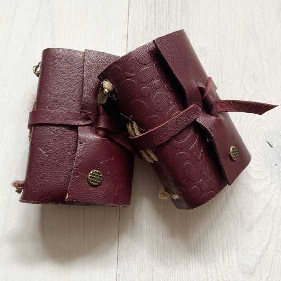 Petit carnet artisanal en cuir - Bordeau