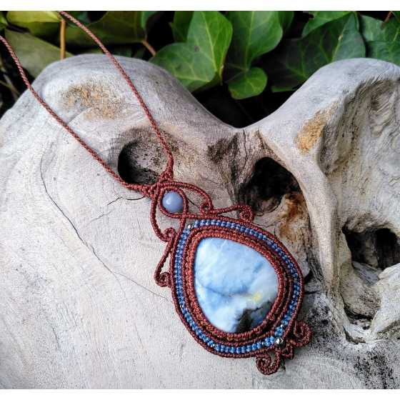 Halskette mit Anhänger Blauer Opal - Harmonie und Wohlbefinden