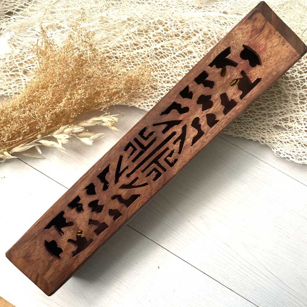 Boîte à encens en bois de sheesham sculpté