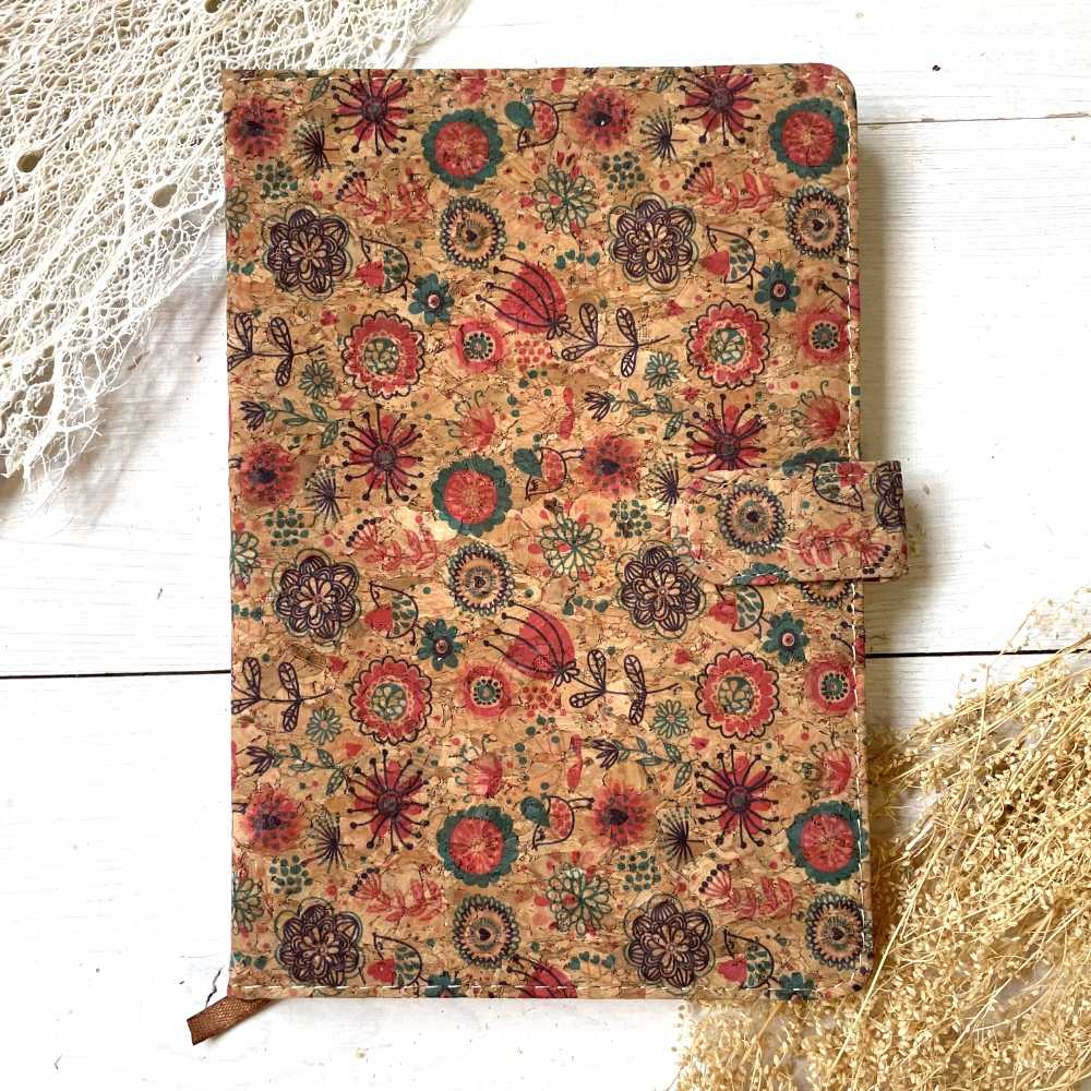 Notizbuch aus bedrucktem Kork mit Stifthalter