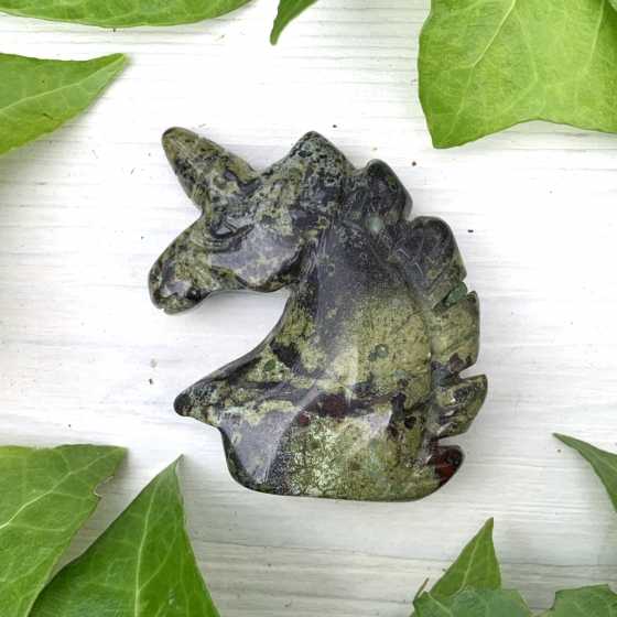 Licorne en Jaspe Sang de Dragon