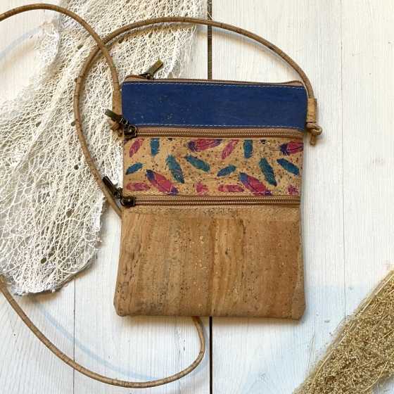 Umhängetasche mit Federn