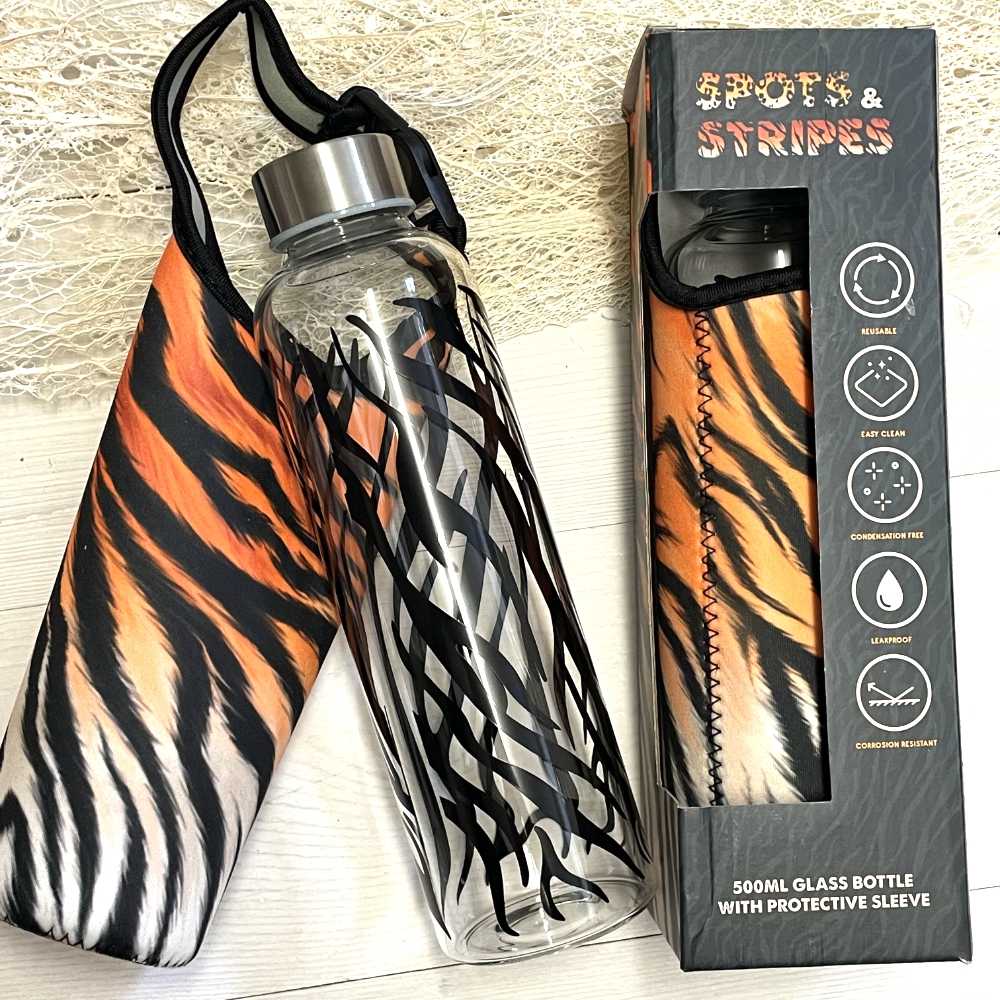 Wasserflasche aus Glas mit Schutzhülle Spots and Stripes
