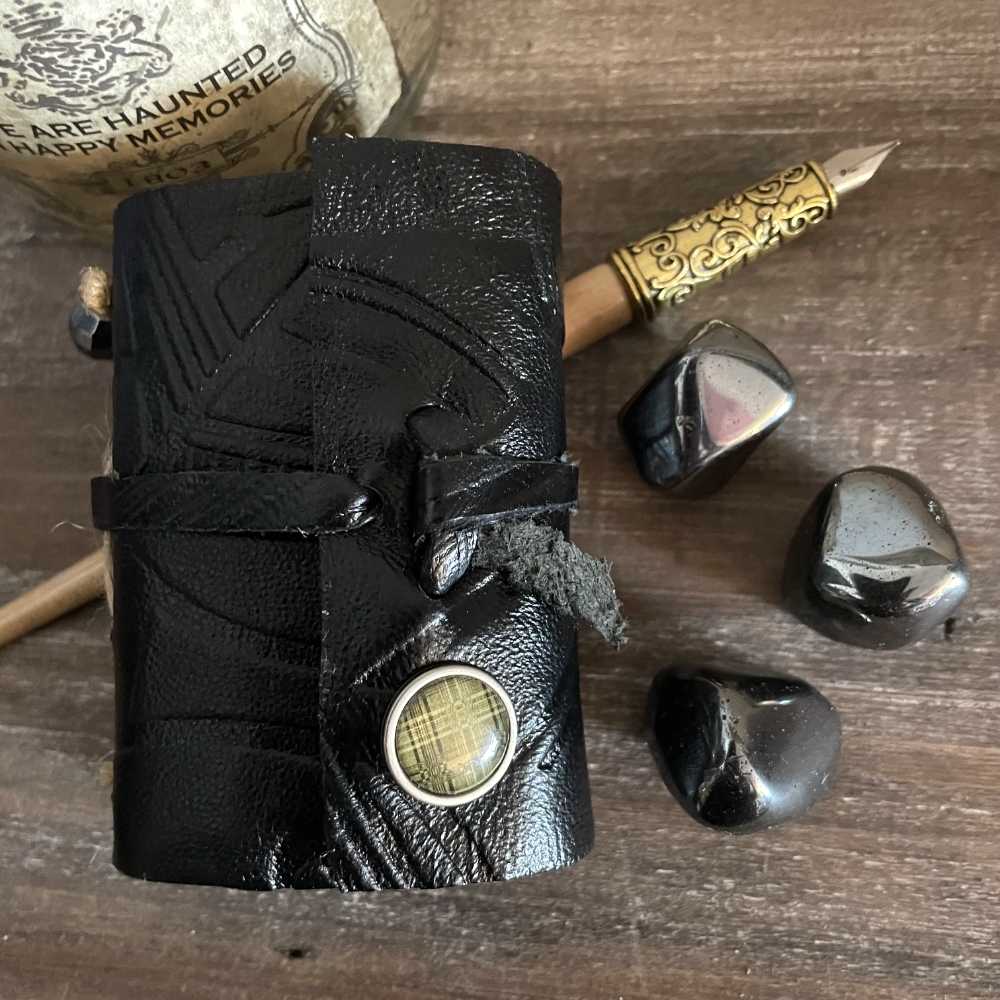 Petit carnet artisanal en cuir - hématite noir