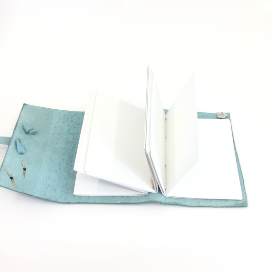 Kleines handgefertigtes Notizbuch aus Leder - Tigerauge Hellblau