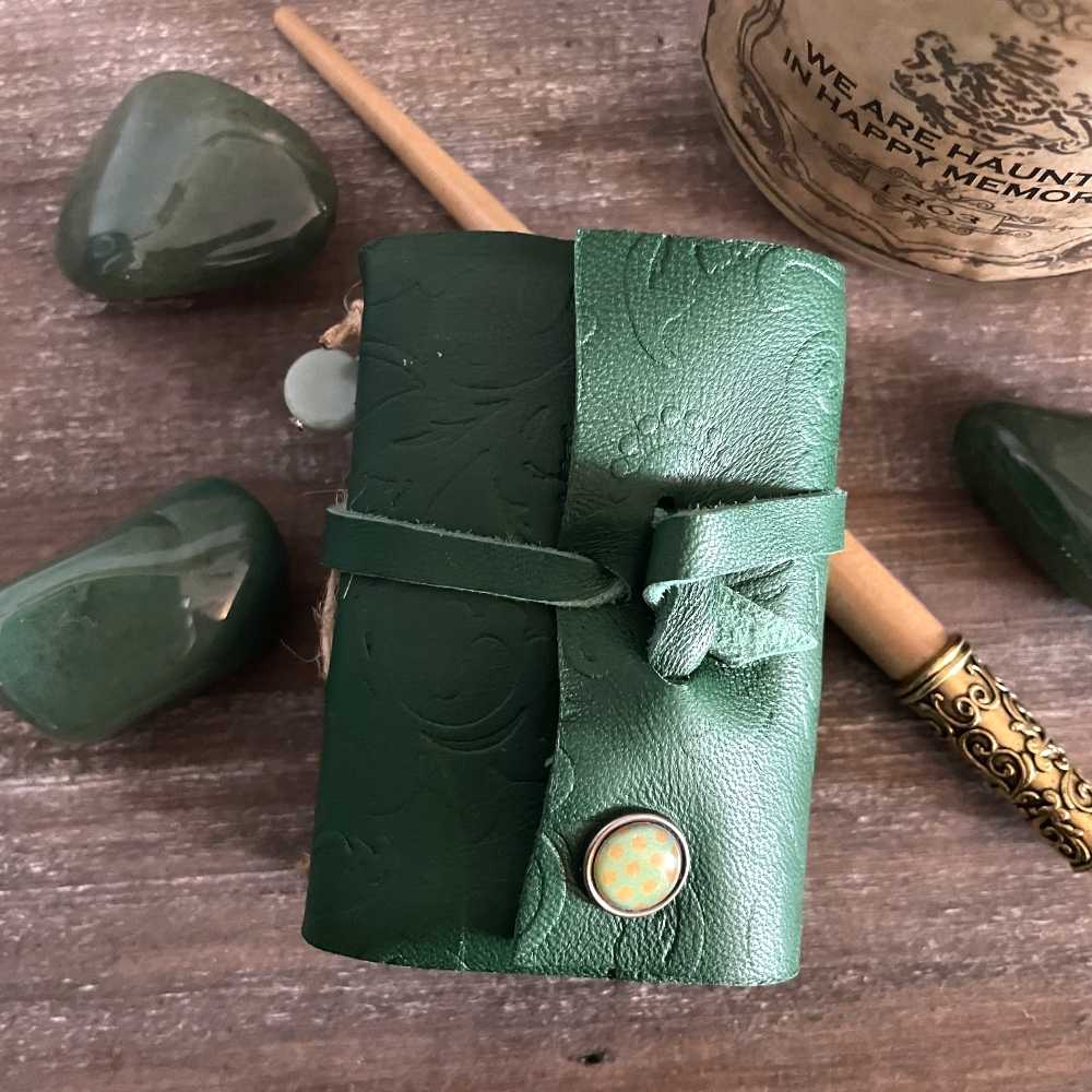 Petit carnet artisanal en cuir - Aventurine Vert