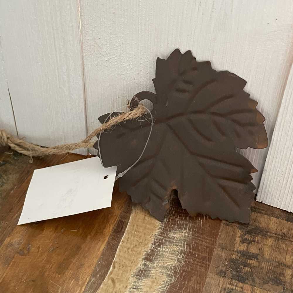 Feuilles en métal à suspendre