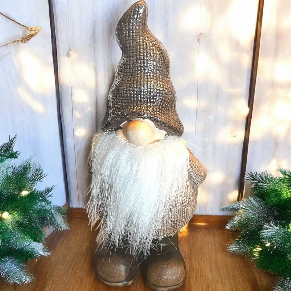 Grosser Terrakotta-Kobold mit Bart