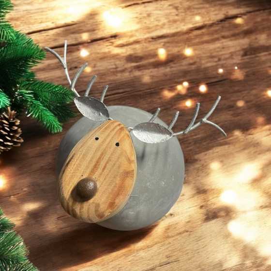 Grand renne en béton et bois