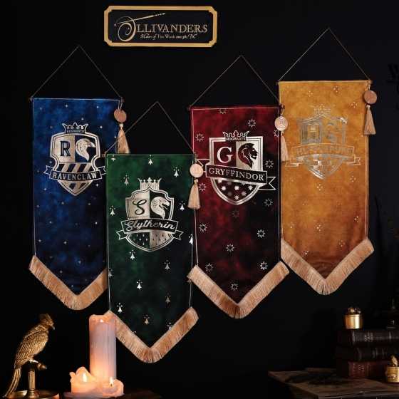 Gryffindor Hängebanner für Warner Bros Harry Potter Alumni