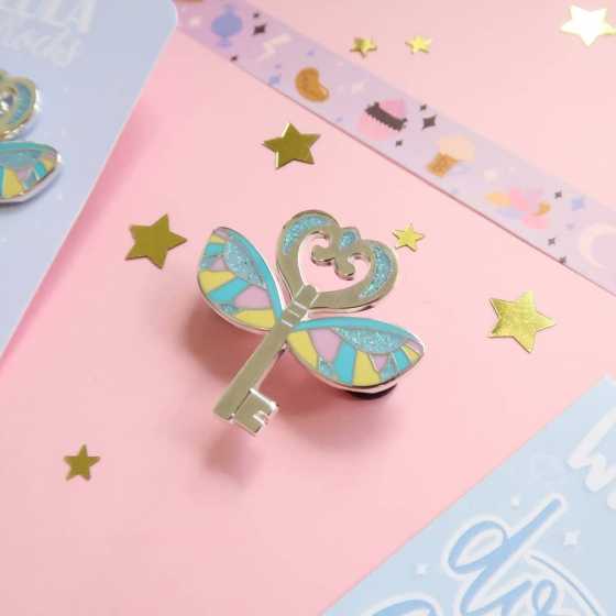 Pin’s "Fliegender Schlüssel" blau - LULA Rocks