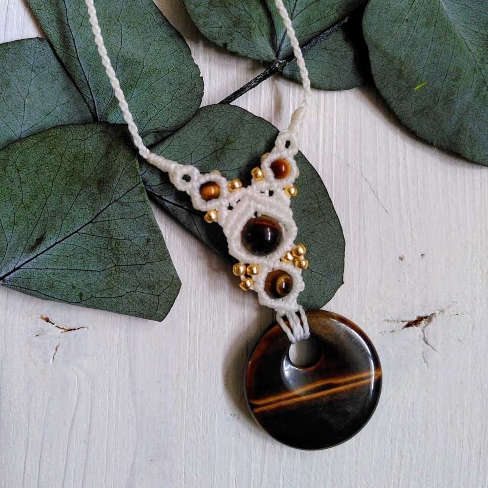 Oeil de Tigre Donut - Collier artisanal en micro-macramé