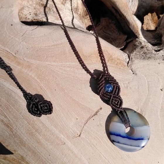 Schmuckset aus aschschwarzem Mikro-Makramee – Blauer Achat – Handgefertigter Schmuck
