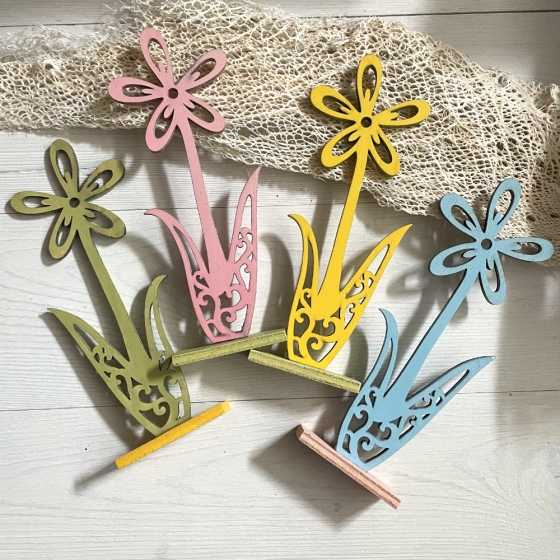 Dekorative Blume aus Holz