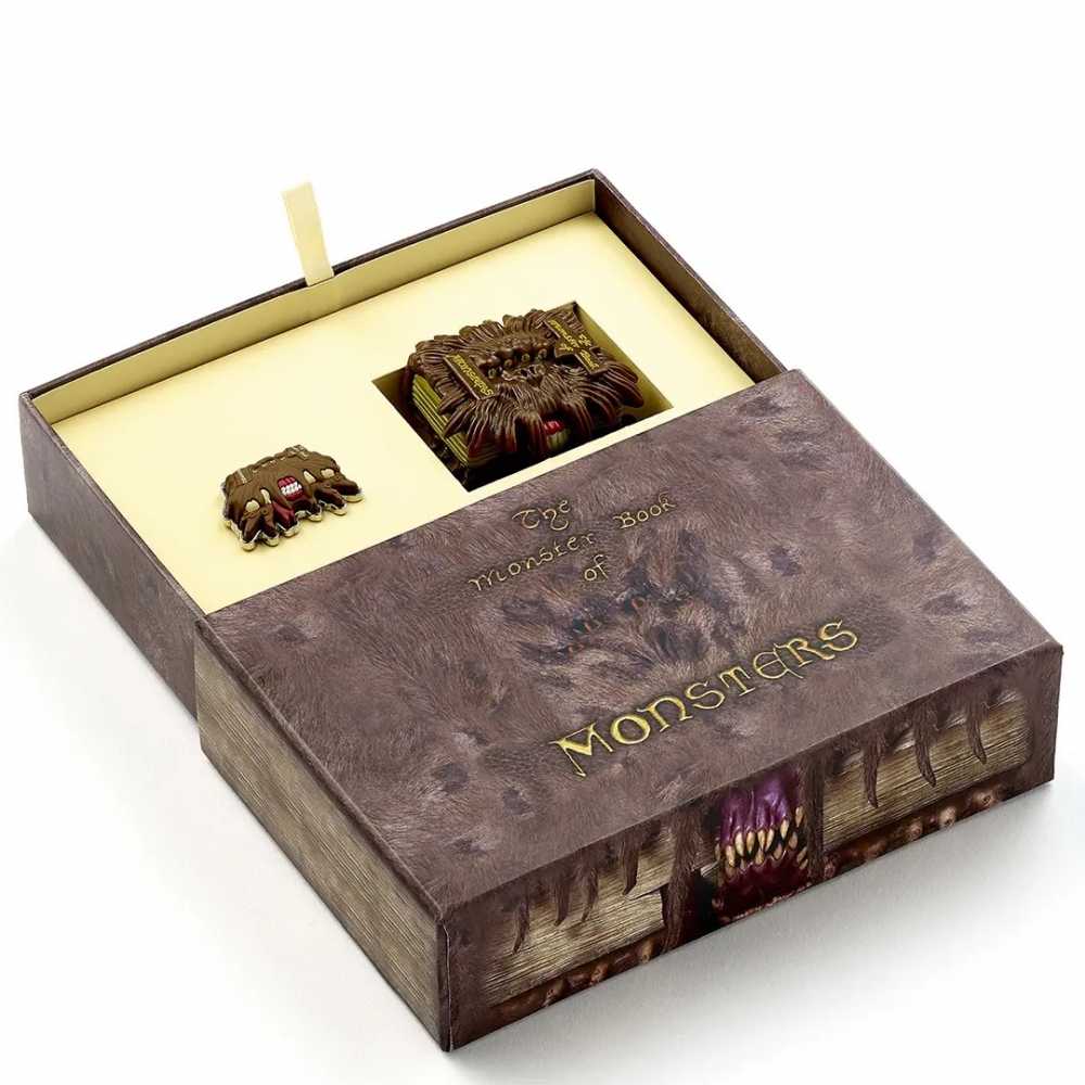 Boîte cadeau porte clés et pins Le livres des monstres - Harry Potter