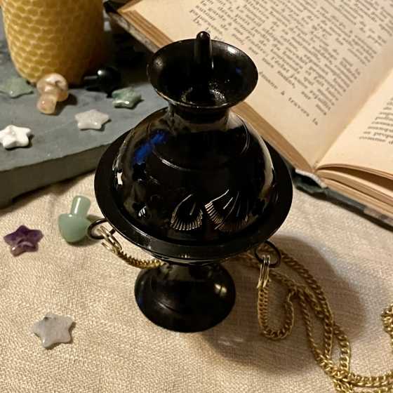 Porte-encens suspendu noir – brûleur en métal (12,5 cm)