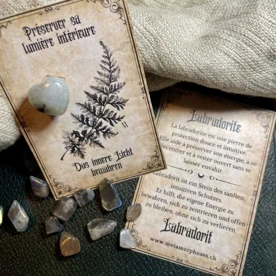 Schutz, Erdung & innere Balance – Geschenkkarte mit Labradorit-Herz – Kleines Talisman