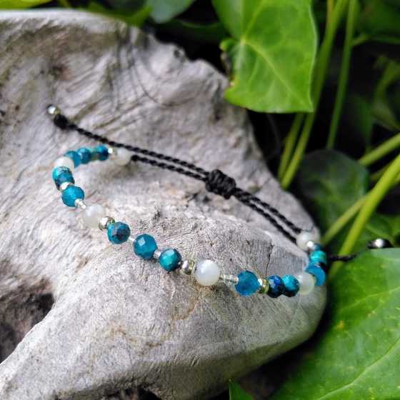 Armband „Innerer Ausdruck & Seelische Fliesskraft“ Chrysokoll, Apatit & Mondstein