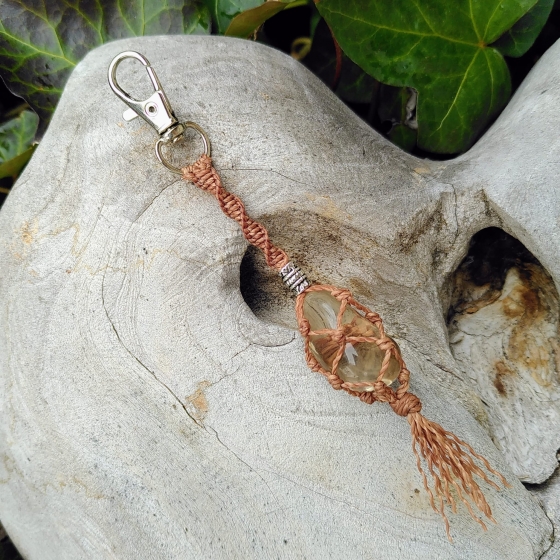 Schlüsselanhänger aus Mikro-Makramee & Citrin  - Innere Freude, Klarheit des Geistes, Fülle