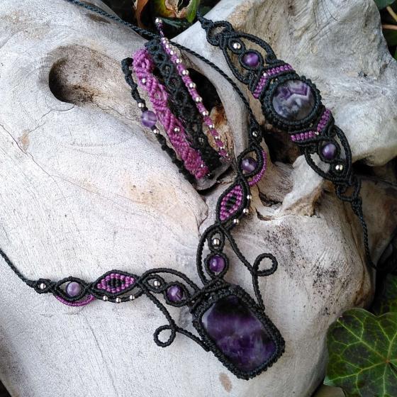 Clarté - Apaisement - Intuition | Bracelet artisanal micro-macramé améthyste chevron