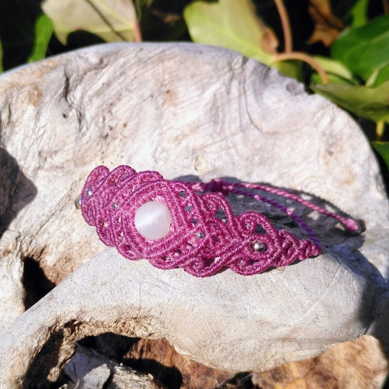 Mondstein - Kleines handgefertigtes Armband aus Mikro-Makramee