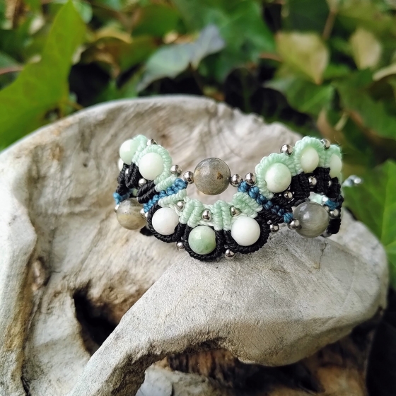 Labradorit und Jade – Armband Shell aus Mikro-Makramee