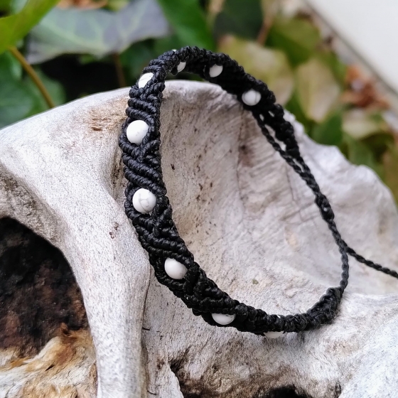 Howlite 4mm - Bracelet en micro-macramé home made - Paix