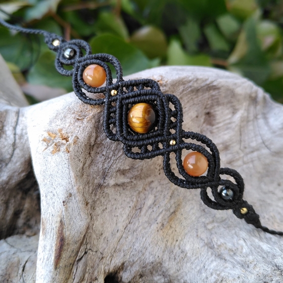 „Selbstvertrauen“ - Mikro-Makramee Armband