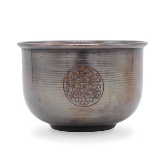 Bol d’Offrande Fleur de Vie avec sable – porte-encens rituel en métal