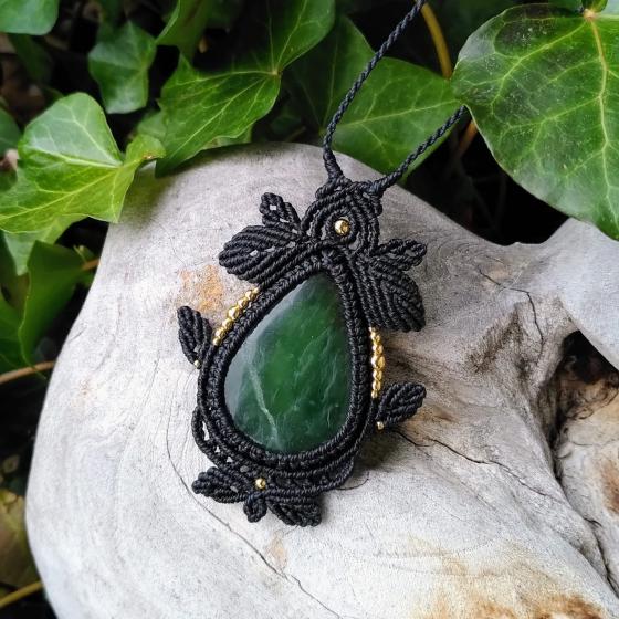 Jade Néphrite - Collier micro-macramé - Feuilles