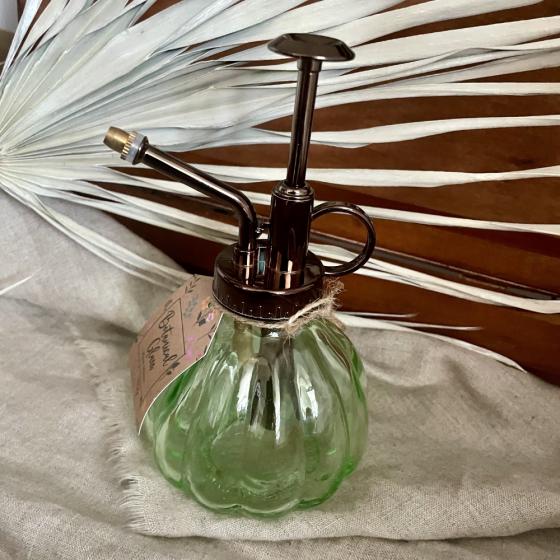 Vintage Pflanzen-Sprüher – Glas-Zerstäuber im botanischen Stil