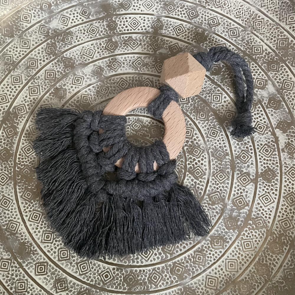 Diffuseur artisanal en macramé pour huiles essentielles