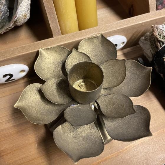Bougeoir Fleur Antique – finition laiton vieilli