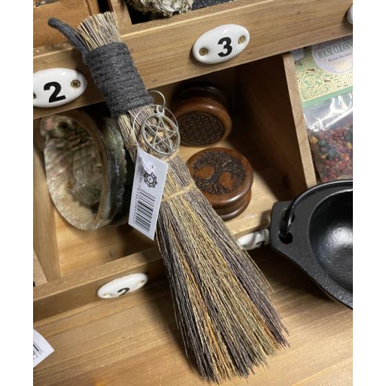 Ritueller Besen (Besom) mit Pentagramm – 20 cm