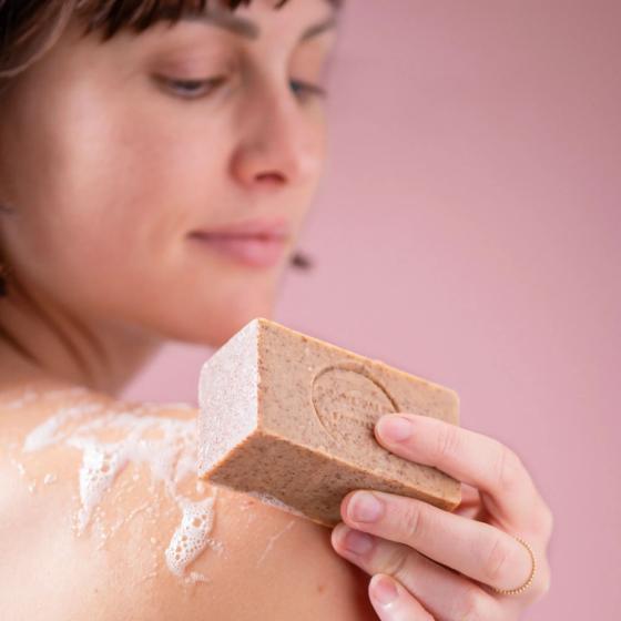 Savon d’Alep BIO à l’argile rouge 150 g – soin nettoyant visage & corps - Chamarelle