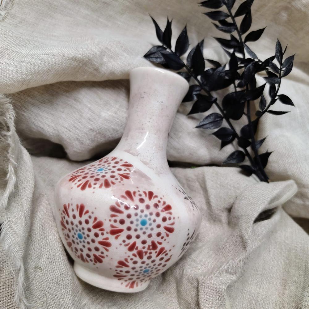 Vase en céramique peint à la main – Motifs floraux mandala – Pièce unique