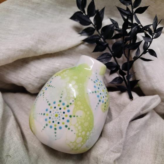 Mini vase en céramique peint à la main – pièce unique – 9 cm