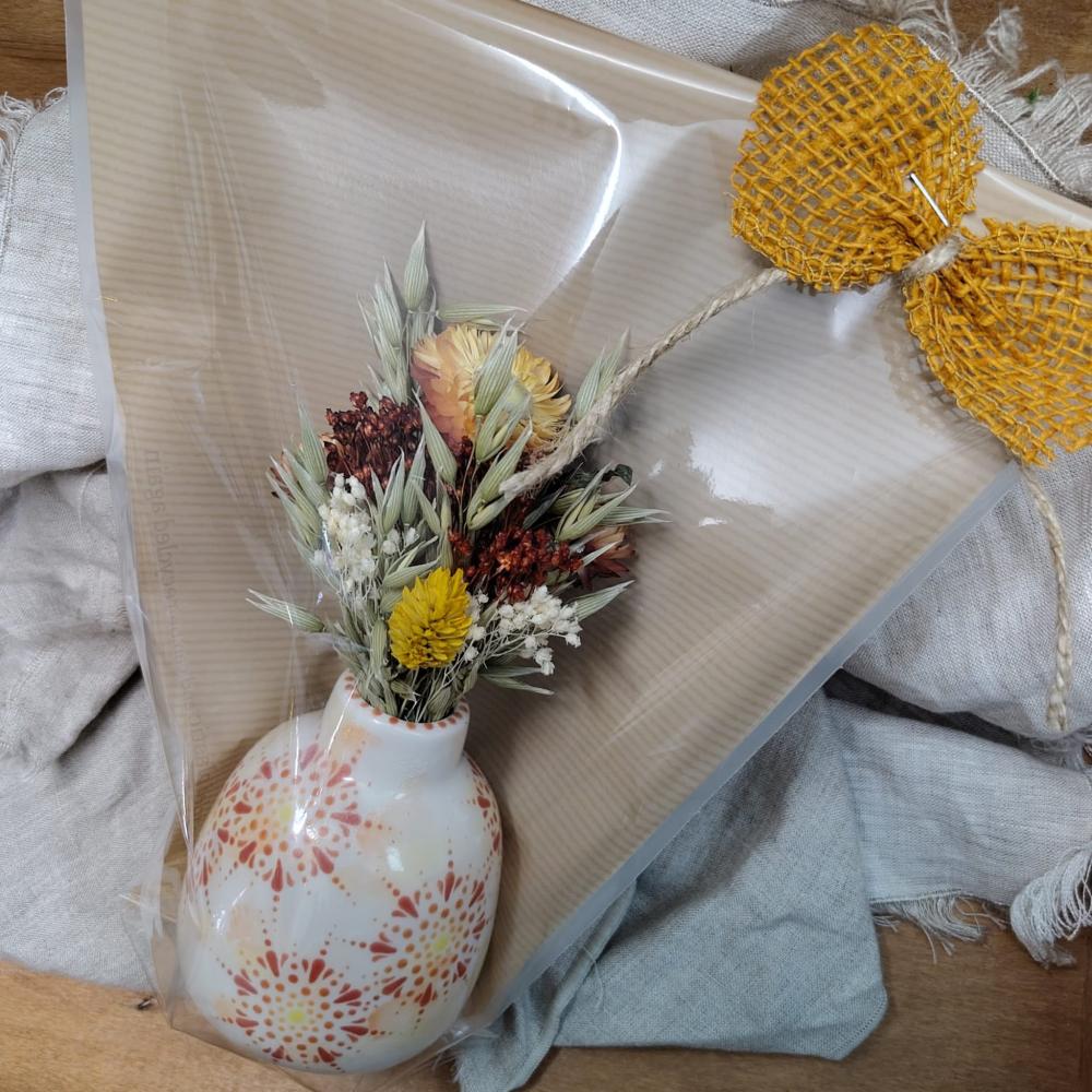 Vase en céramique peint à la main avec bouquet de fleurs séchées – Pièce unique