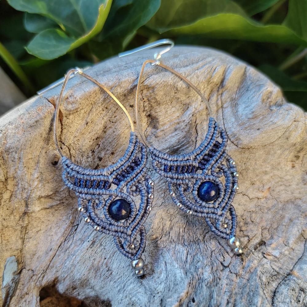 Boucles d’oreilles artisanales en micro-macramé - Lapis Lazuli