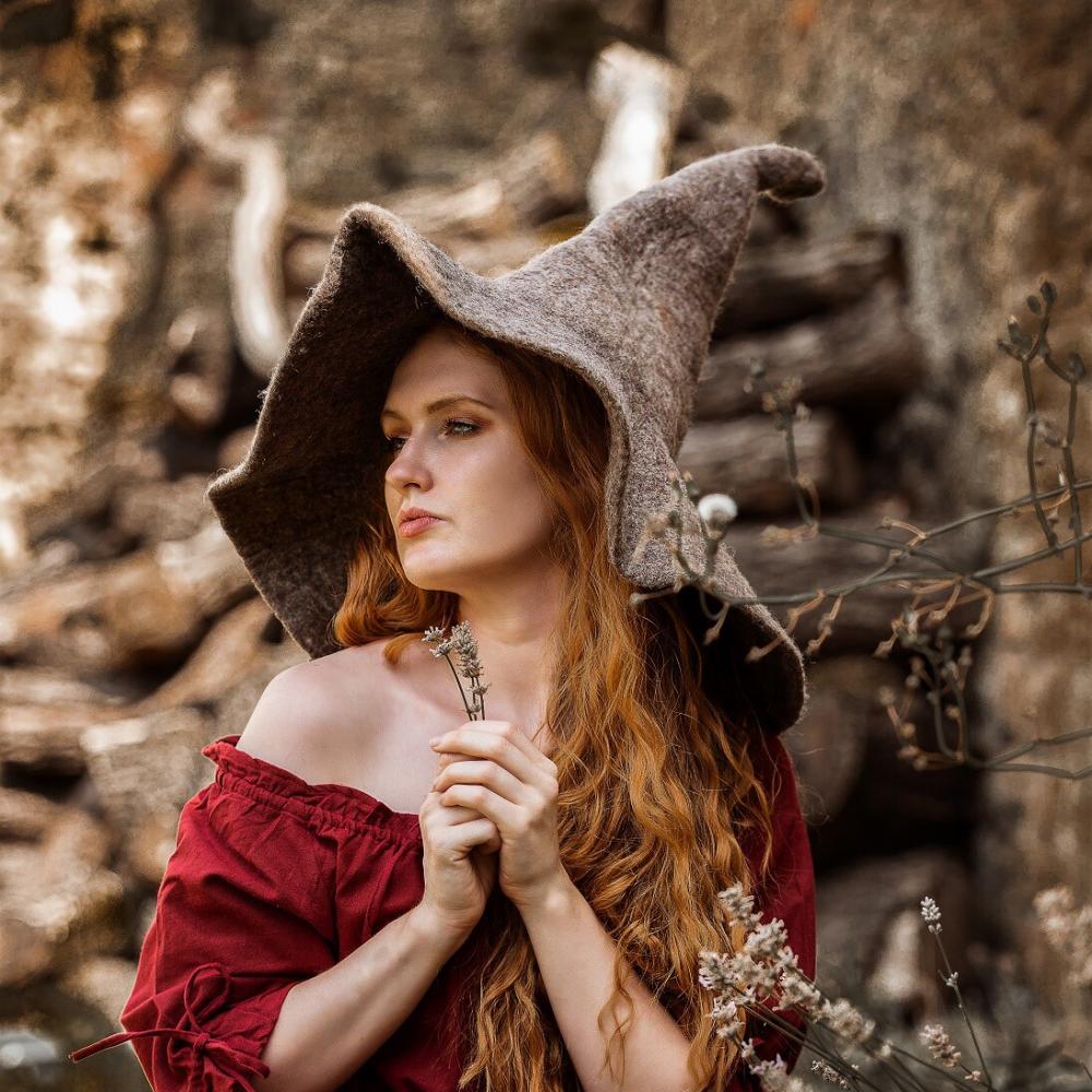 Chapeau de Sorcière Glinda – Feutre de Laine Brun Écru